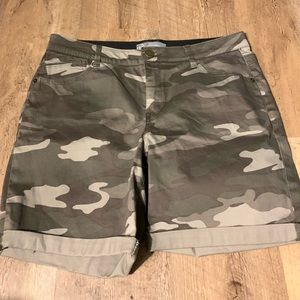 Wit & Wisdom Camo print shorts